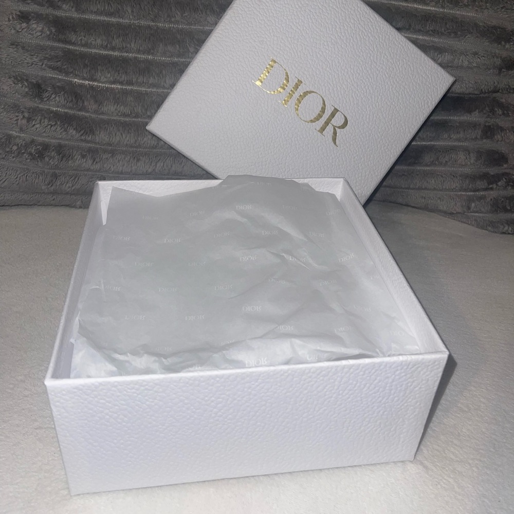 Authentic Dior Box - Picture 7 of 10